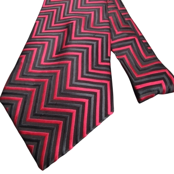 Handmade Red and Black Silk Herringbone Tie - Picture 1 of 6